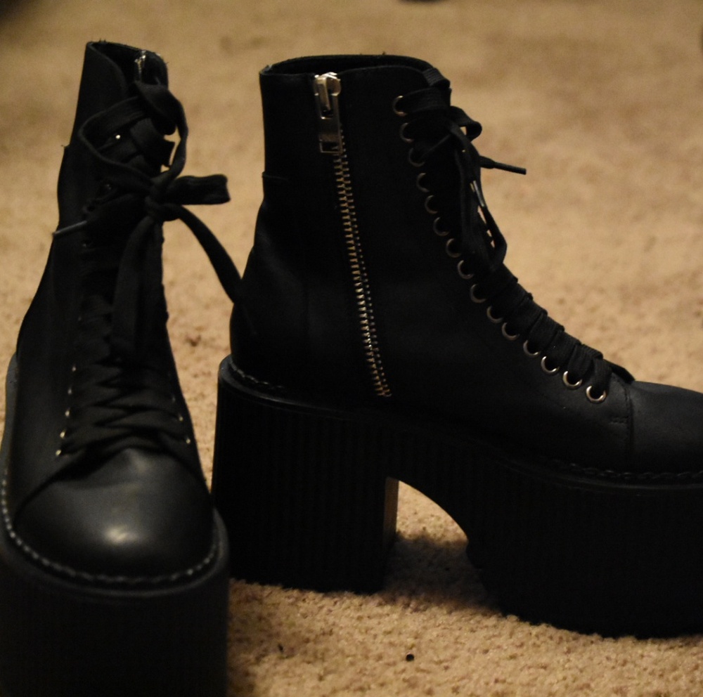 *RARE* discontinued Unif Era boots